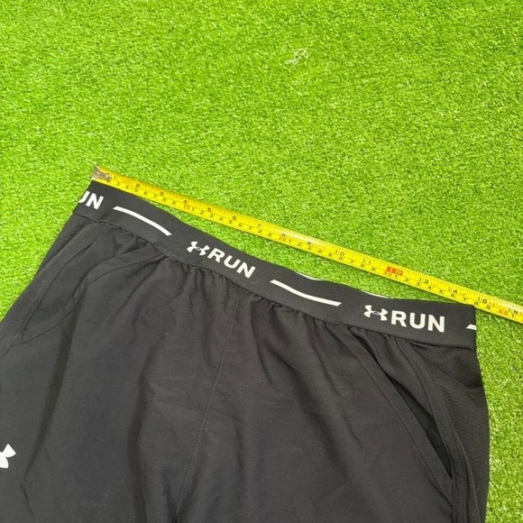 Under Armour Women's Size M Running Shorts Pockets Sporty Active - Picture 4 of 7